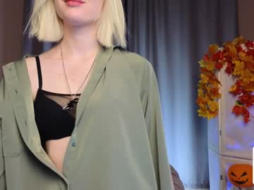 girl
        emilylanne cam image #209919