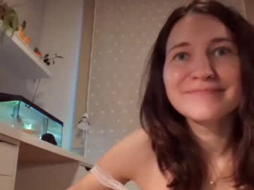 girl
        shy_little_one_ cam image #219795