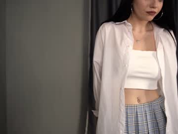 girl
        katereason cam image #120157