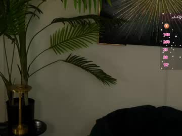girl
        see_you_babe cam image #239277