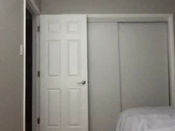 girl
        lilyskyco cam image #37755