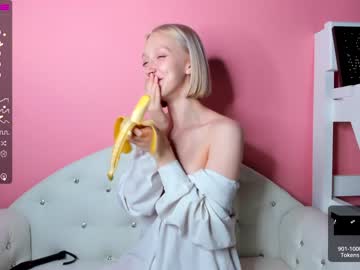 girl
        imsurprise2 cam image #24115