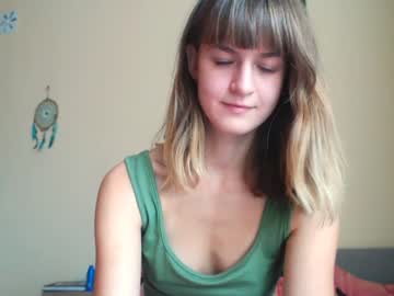 girl
        _minnie_boo_ cam image #10843