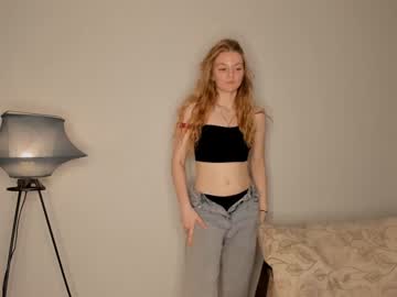 girl
        joannsbailey cam image #60719