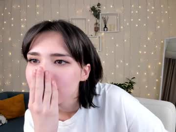 girl
        stacy_sharp cam image #220178