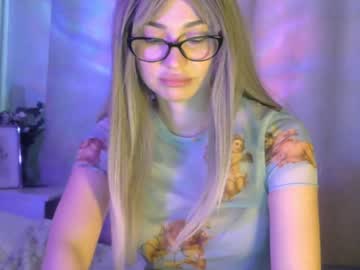 girl
        _sonya_kitsune_ cam image #147474