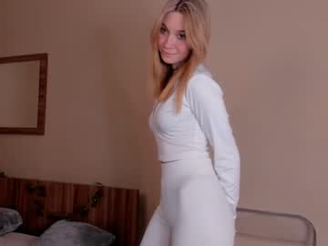 girl
        new_aliceworld cam image #144783