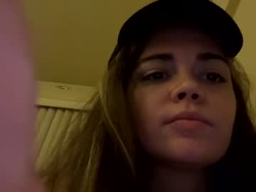 girl
        holyfairyxo cam image #162734
