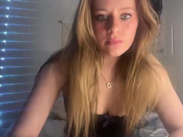 girl
        drewrose24 cam image #239736