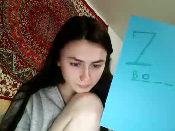 girl
        zoepleasing cam image #241015