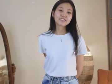girl
        albertaedgington cam image #178725
