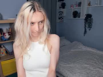 girl
        vanilla_1ips cam image #233458