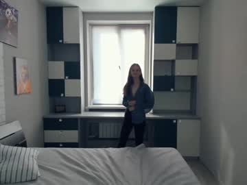 girl
        intoursoui cam image #195864