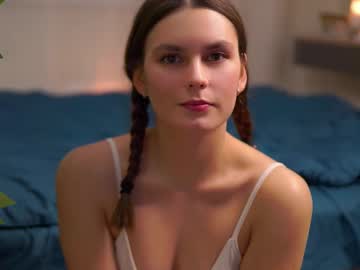 girl
        philomenacutsforth cam image #234896