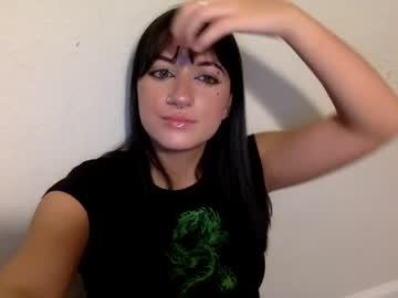 girl
        sage_crystal cam image #108852