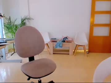 couple
        redskyxxx_ cam image #185244