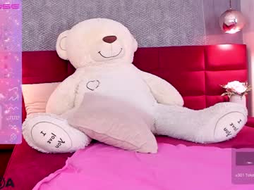 girl
        ariamilt cam image #56741