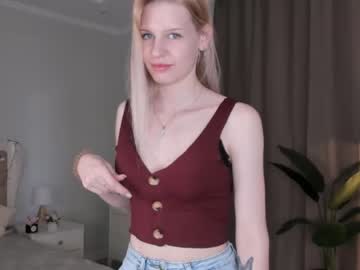 girl
        itsagoodtimeformagic cam image #136244