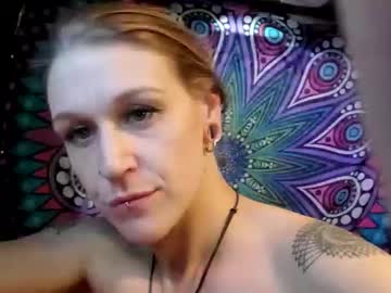 couple
        lucyvybes_and_gogert cam image #230764