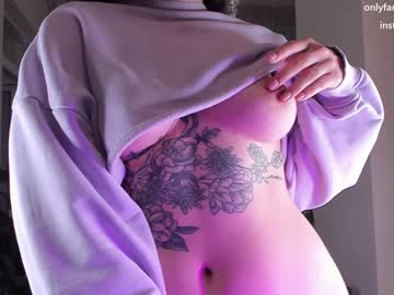 girl
        aavee cam image #21244