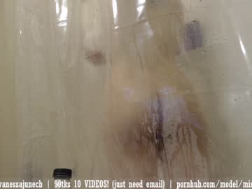 girl
        missvanessajune cam image #62444