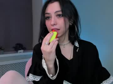 girl
        caramelle_al_lampone cam image #147310